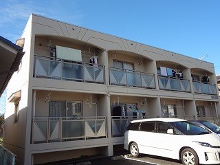 松本市横田のアパートの建物外観