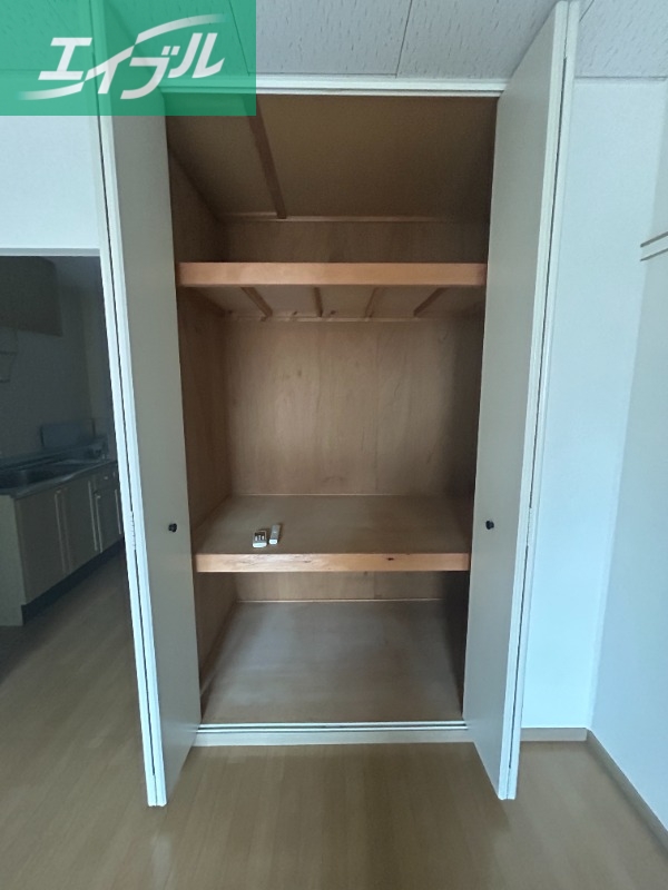 収納　押入れ