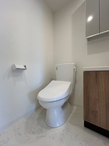 トイレ　別号室写真