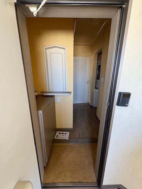 玄関　キッチン