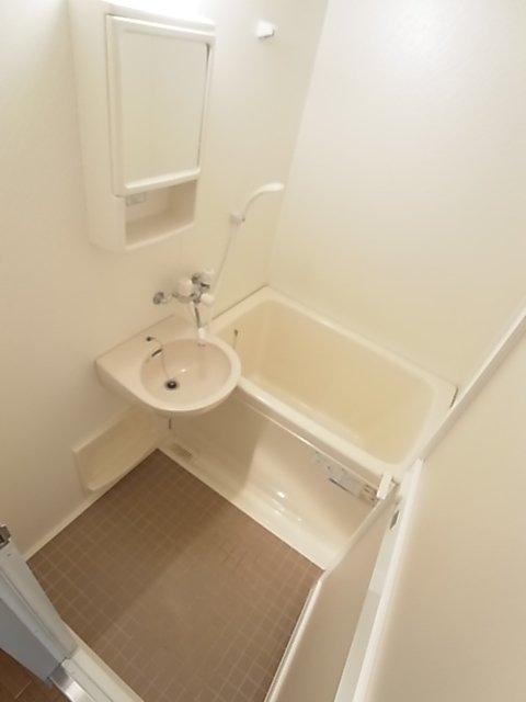 バス・シャワールーム　バス・トイレセパレート