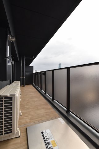 【大阪市浪速区戎本町のマンションのバルコニー】