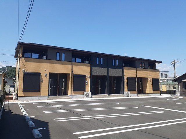 【井原市高屋町のアパートの建物外観】