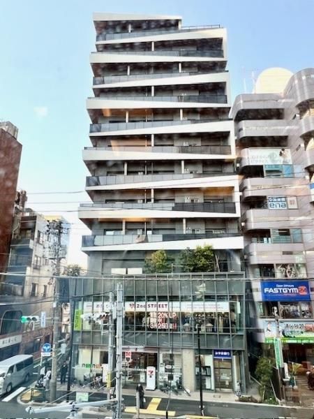 荒川区荒川のマンションの建物外観