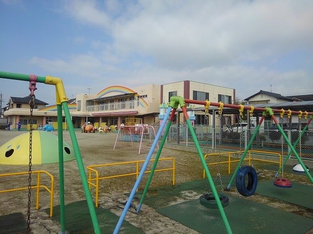 【久留米市三潴町西牟田のアパートの幼稚園・保育園】