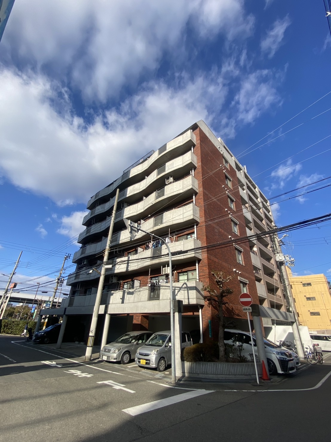 大阪市港区八幡屋のマンションの建物外観