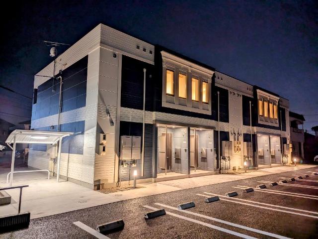 エントランス　外観写真（夜）