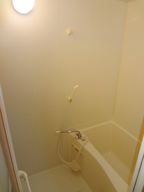 バス・シャワールーム　お風呂で日々の疲れを落としましょう