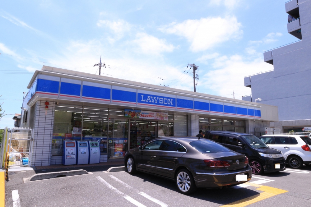 コンビニ　ローソン垂水つつじが丘5丁目店（コンビニ）まで582m