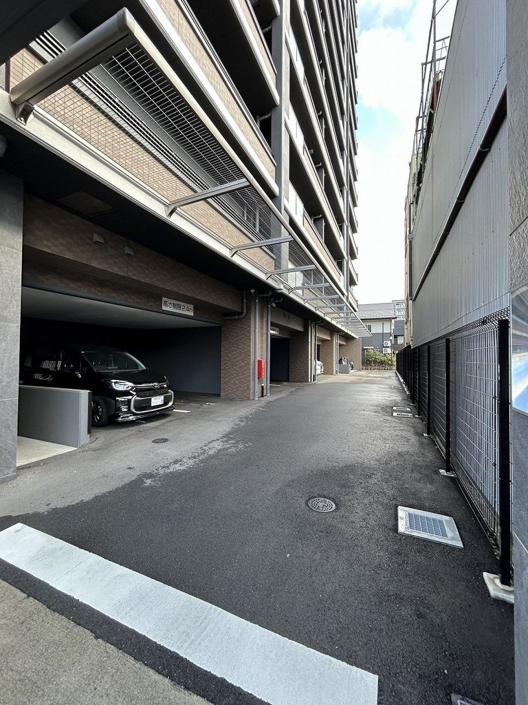 駐車場　駐車場