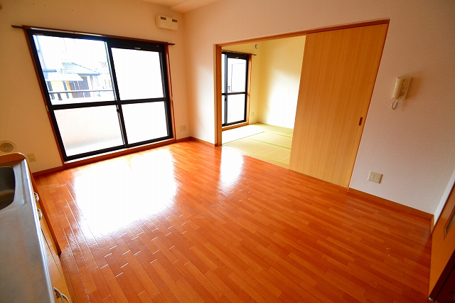 居室・リビング　日当たりも良好です。