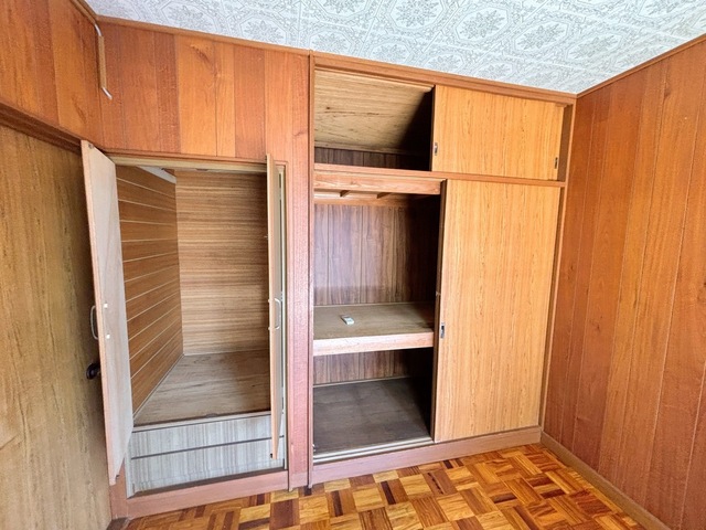 収納　２階　東側洋室６畳　収納