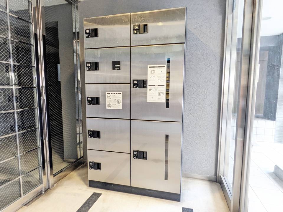 エントランス　宅配ボックス