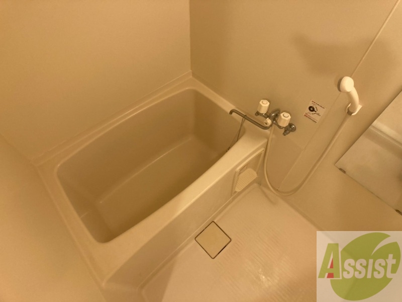 バス・シャワールーム　お風呂になります。一日の疲れを癒してくださいね。