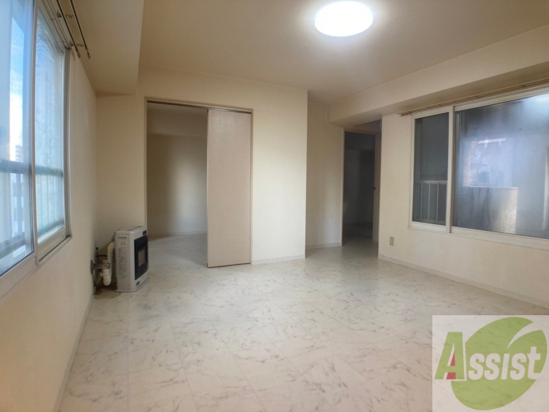 居室・リビング　広くてキレイなお部屋が広がっていて、充実した生活が送れそう。