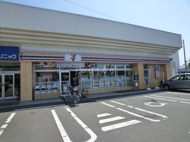 コンビニ　セブンイレブン札幌北27条東店（コンビニ）まで671m