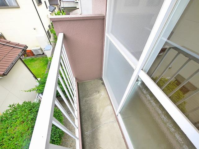 バルコニー　お洗濯にも便利なバルコニー付き