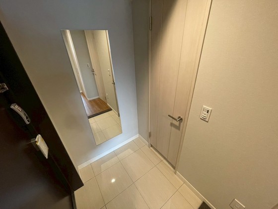 玄関　※他号室の写真使用・現況優先