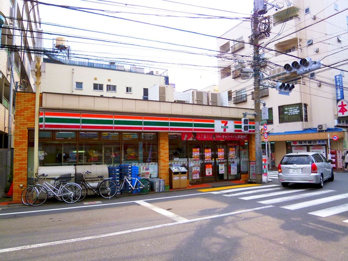 コンビニ　セブンイレブン（コンビニ）まで750m