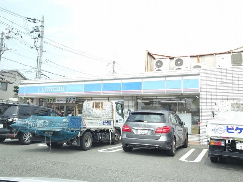 コンビニ　ローソン 箕面牧落三丁目店（コンビニ）まで423m