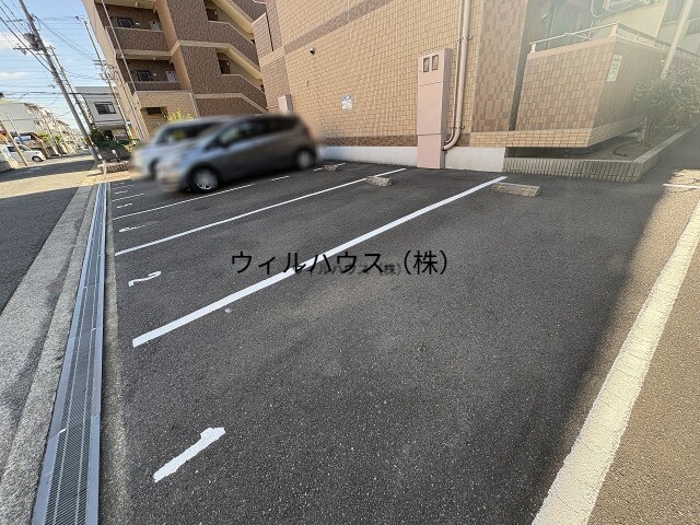 駐車場　駐車場！