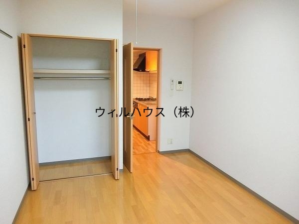 居室・リビング　広々とした洋室！