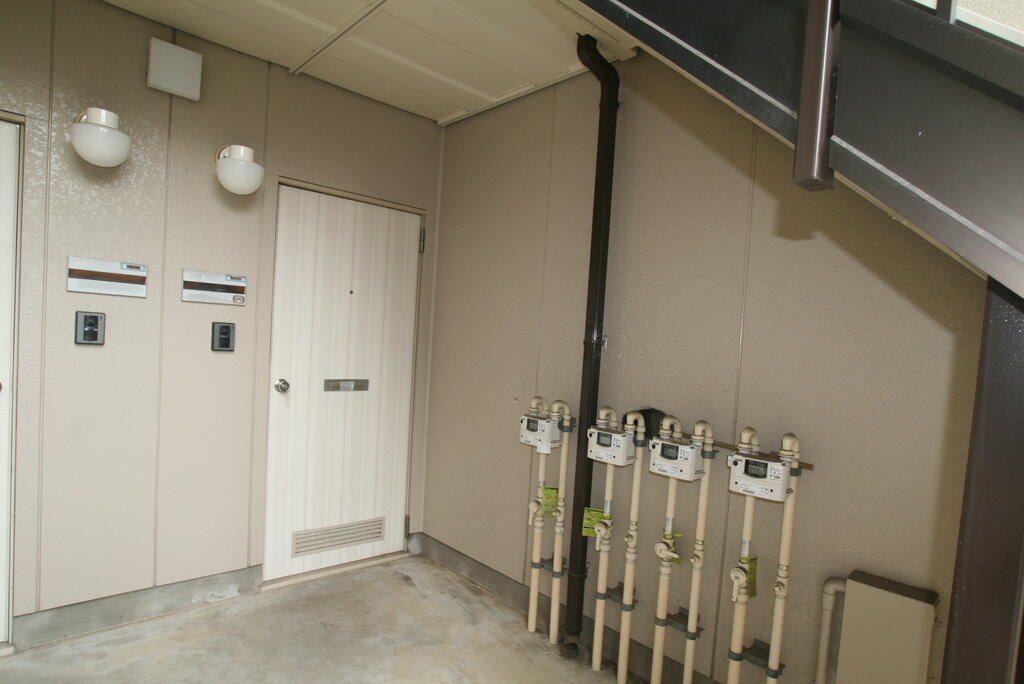 建物外観　玄関ドア