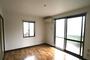 居室・リビング　東南角のお部屋です