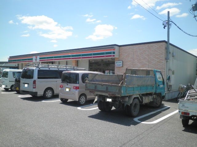 コンビニ　セブンイレブン四日市上海老町店（コンビニ）まで1014m