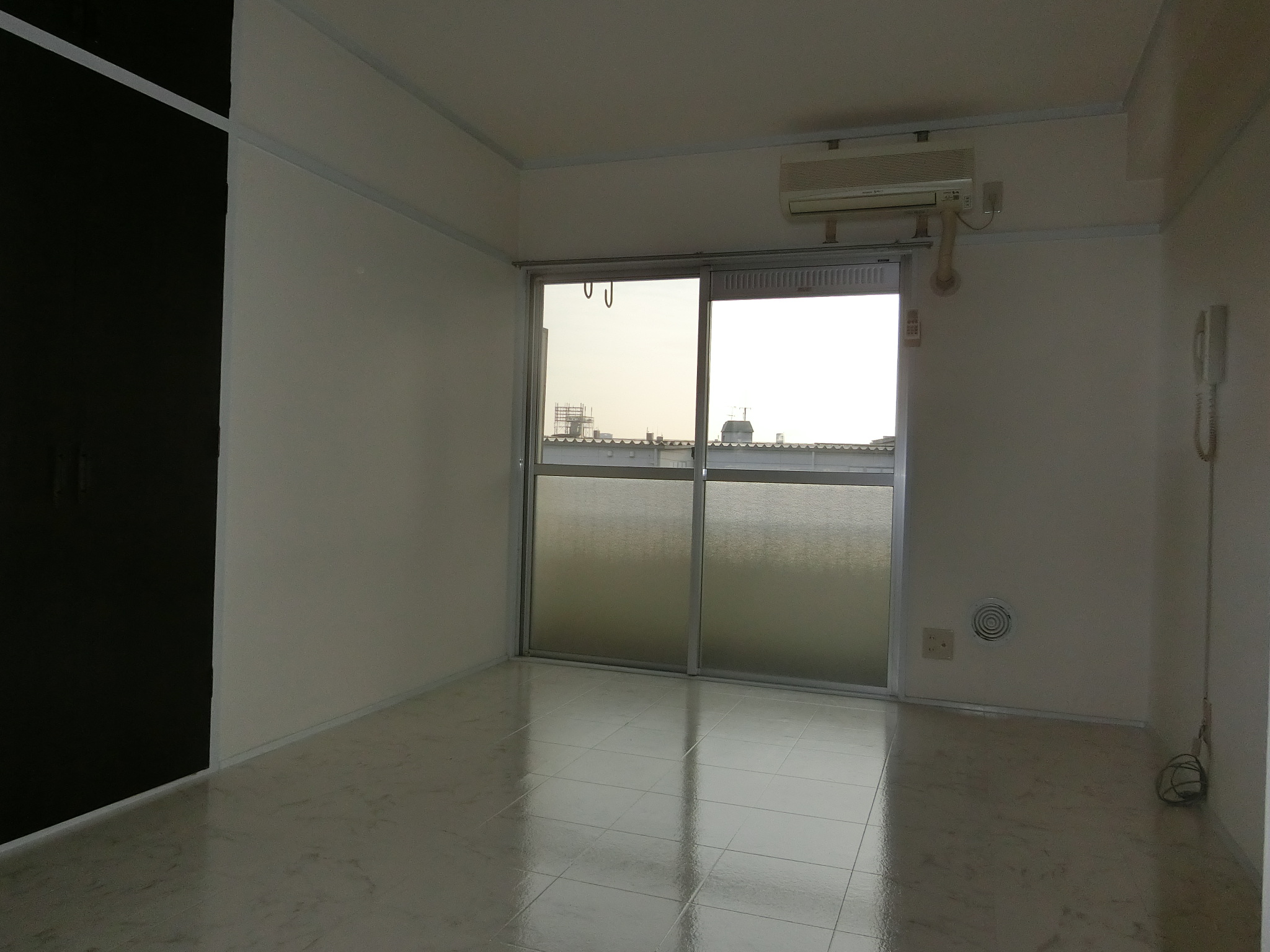 居室・リビング　※現況を優先させて頂きます。