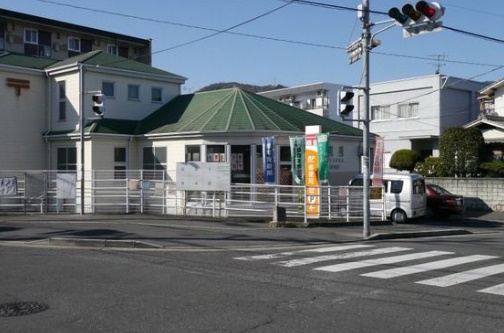 郵便局　長束郵便局（郵便局）まで537m