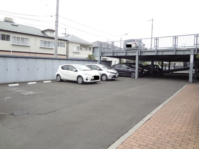 駐車場　駐車場