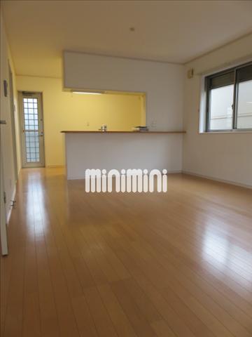 居室・リビング　日当たりの良いお部屋です