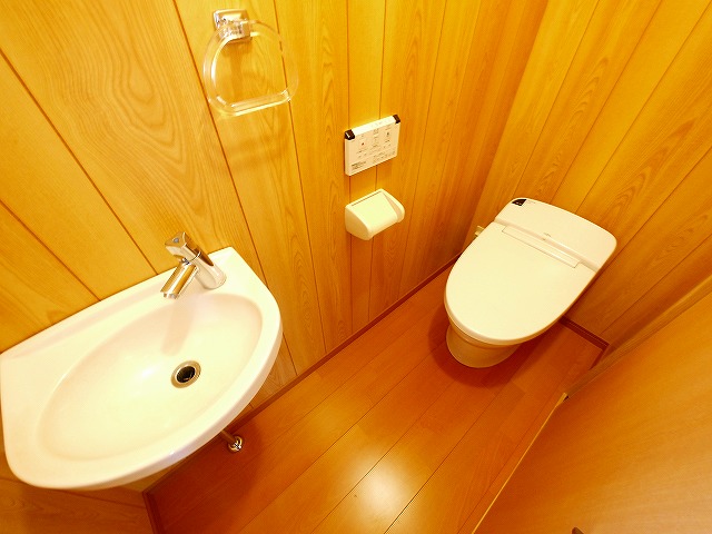 トイレ　コンパクトで使いやすいトイレです