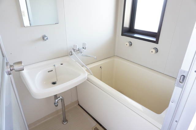 バス・シャワールーム　浴室