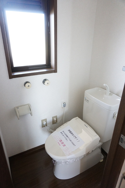 トイレ　温水洗浄便座