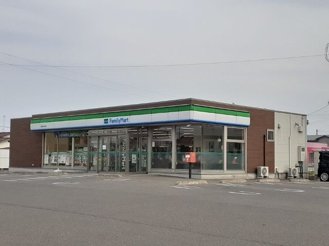 コンビニ　ファミリーマート原町日の出町店（コンビニ）まで450m
