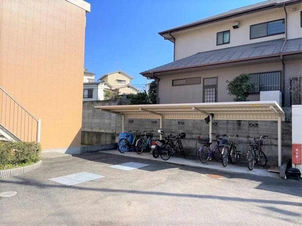 駐車場　駐輪場