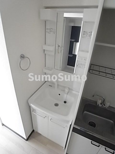 洗面設備　コンパクトで使いやすい洗面所