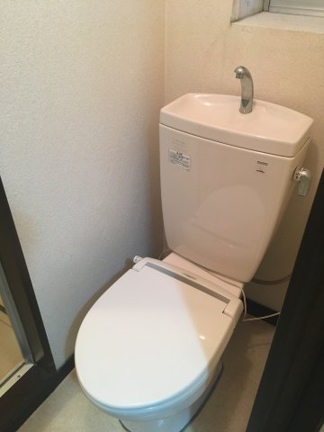 トイレ　清潔感のあるトイレです