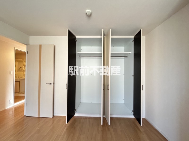 収納　収納は姿見付き♪