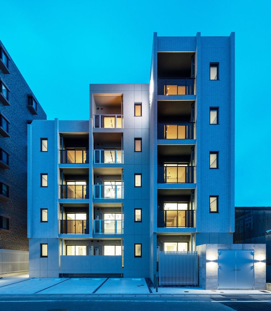 建物外観　モノトーンの色調で整えられたスタイリッシュなデザイン