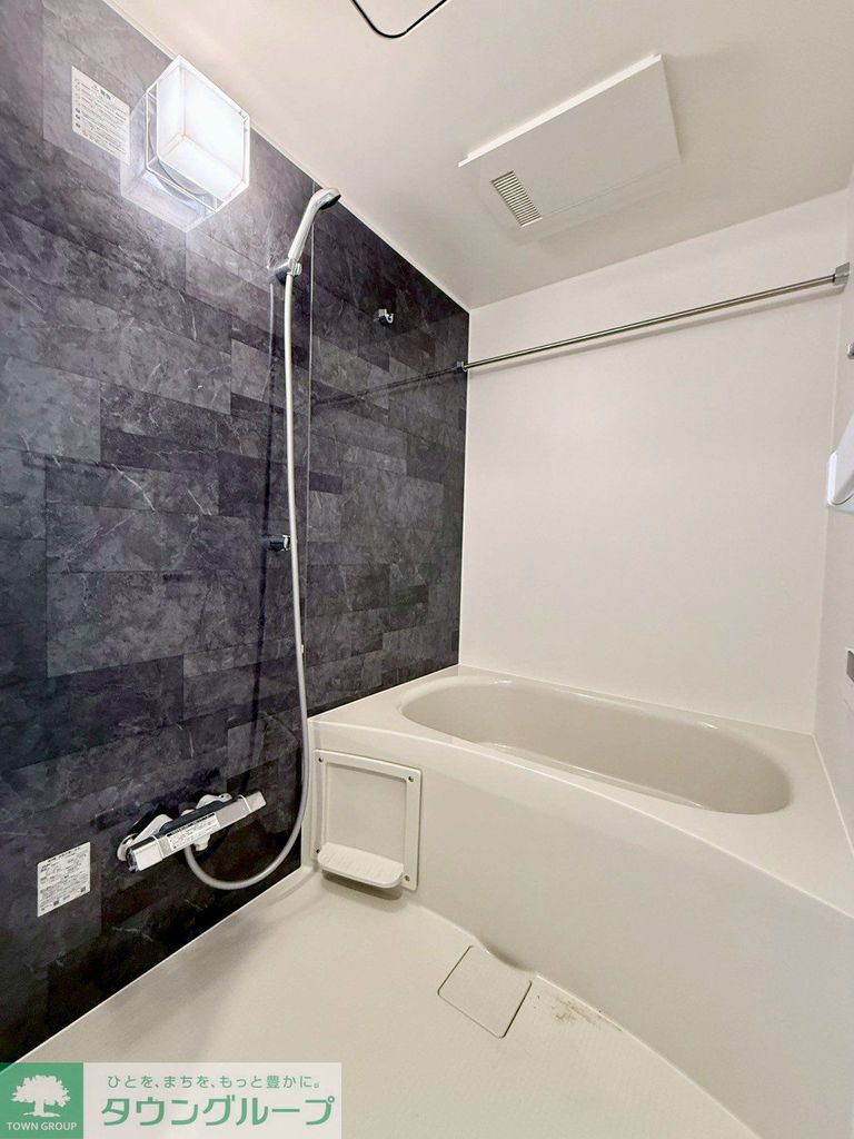 バス・シャワールーム　壁面はマグネットタイプで入居者様でアレンジ可能