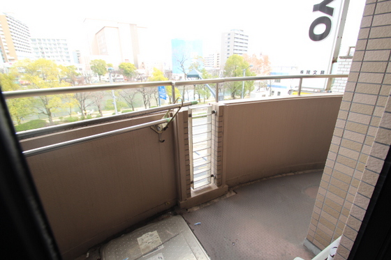 バルコニー　※別号室の写真です