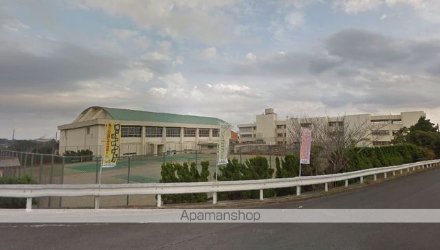 中学校　鹿嶋市立高松中学校（中学校）まで1049m