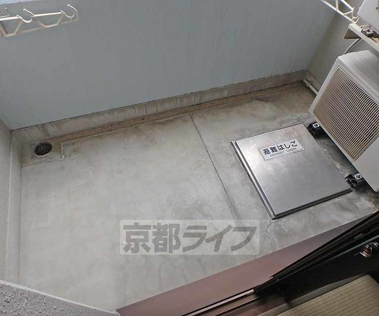 バルコニー　洗濯物はこちらです