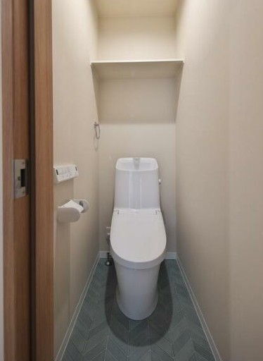 トイレ　温水洗浄便座