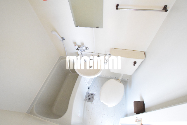 バス・シャワールーム　他号室の写真になります。