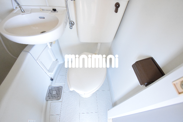 トイレ　他号室の写真になります。