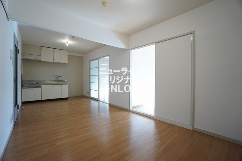 居室・リビング　※同タイプ別室画像参照に付き現況優先